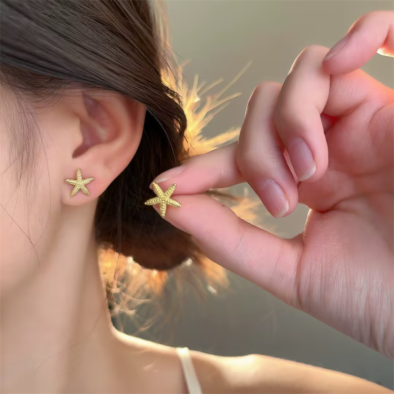 Photography Street - Fashionable And Trendy Starfish Earrings With