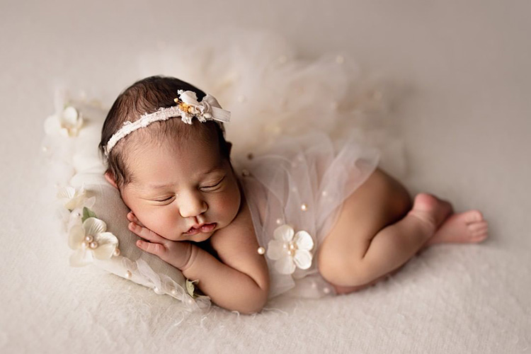 Newborn Photography  Wrap  Bla - Photography Composition 评论和价格